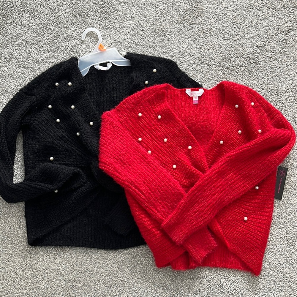 Twist Faux Pearl Sweaters for Women from No Boundaries NWT size Medium